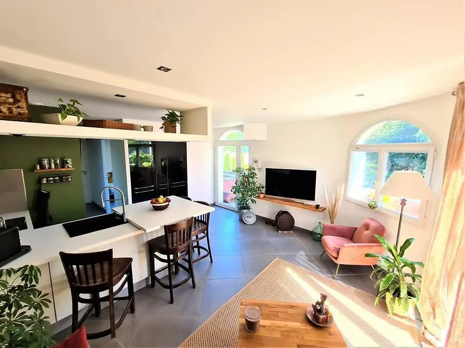 Climatise & Cosy - T3 55 M2 Parking A 2 Mn De Lyon Apartment Caluire-et-Cuire 0*,  France